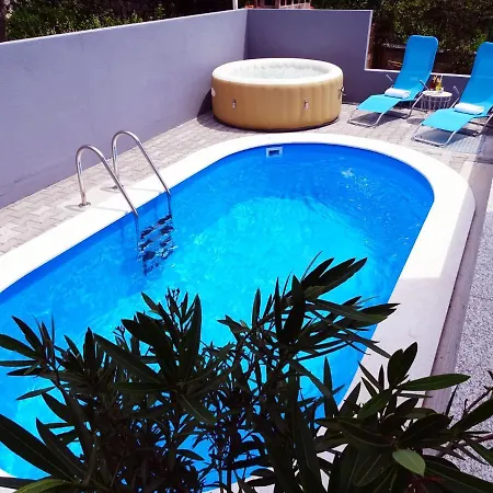 Villa In Croatia By The Seafront *