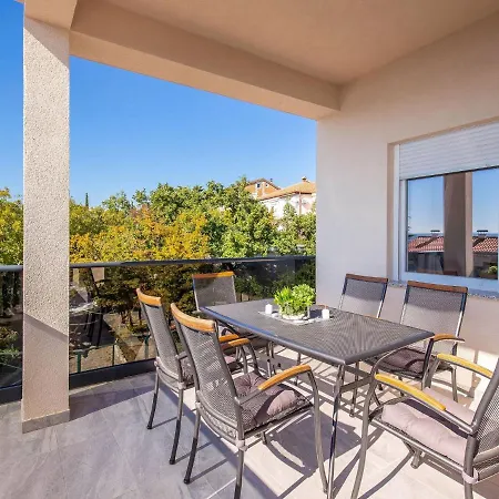 Villa In Croatia By The Seafront Dramalj