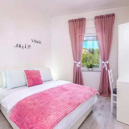 In Croatia By The Seafront Villa